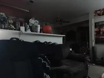 Biggerisbetter21 from Chaturbate