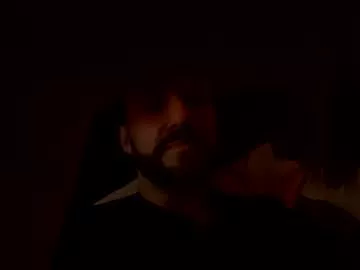 Bigguylilmiss from Chaturbate