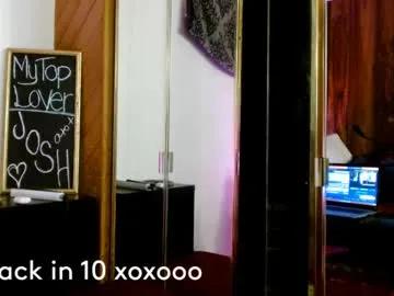 Bombshellbaeby from Chaturbate