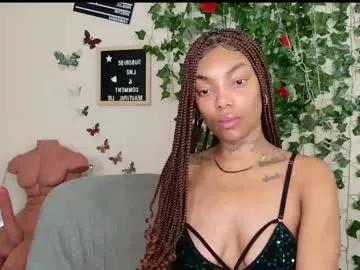 Butterflybootyy from Chaturbate