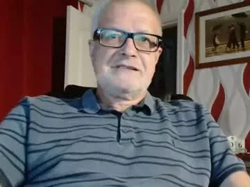 Daddiescockforyou from Chaturbate