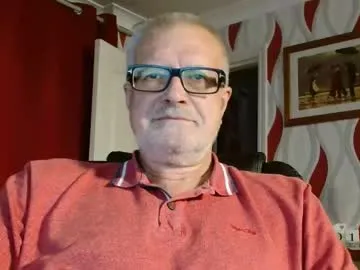 Daddiescockforyou from Chaturbate