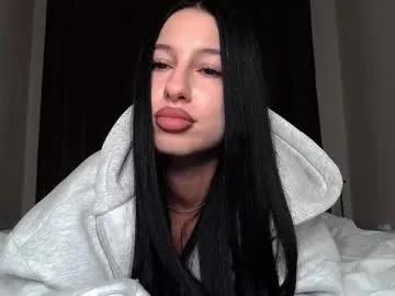 Delly_love from Chaturbate