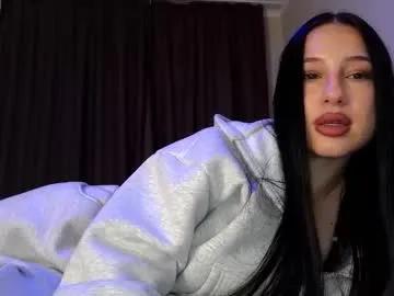 Delly_love from Chaturbate