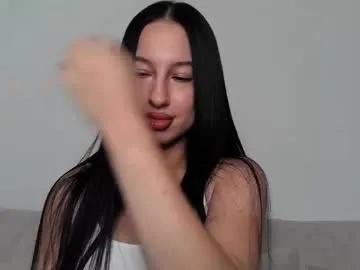 Delly_love from Chaturbate
