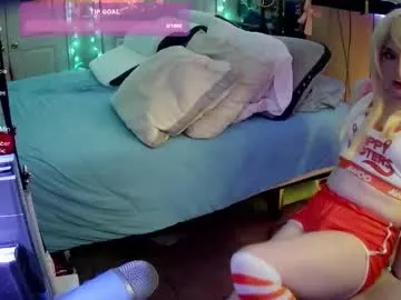 Dvadaisy from Chaturbate