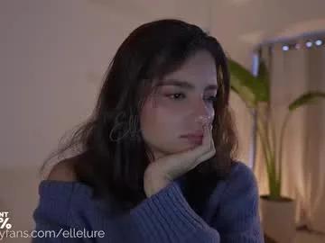 Ellelure_ from Chaturbate