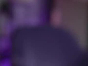 Ellieredd from Chaturbate