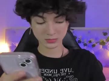 Elliot_younng from Chaturbate