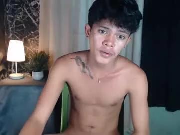 Emerald_cummer from Chaturbate