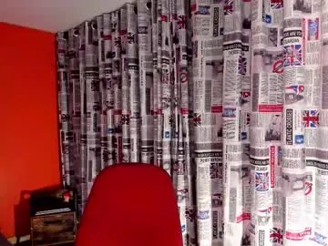 Emmaa_hostt from Chaturbate