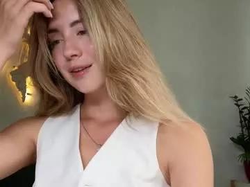 Emmi_rosee from Chaturbate