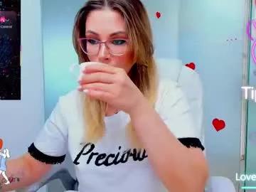 Evelyne_rose from Chaturbate
