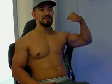 Ezzio_scolaro from Chaturbate