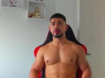Ezzio_scolaro from Chaturbate