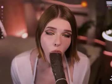 Fluffyellie from Chaturbate