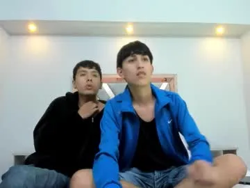 Hoot_booys_ from Chaturbate