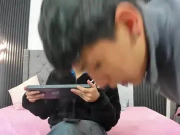 Hoot_booys_ from Chaturbate