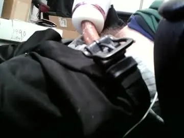 Iliketofuck1975 from Chaturbate