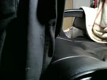 Iliketofuck1975 from Chaturbate