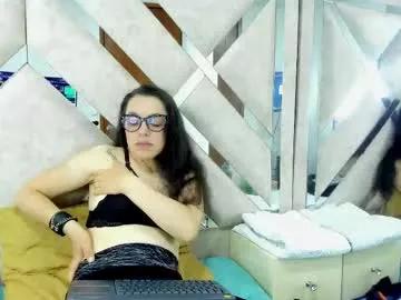 Isisnoir from Chaturbate