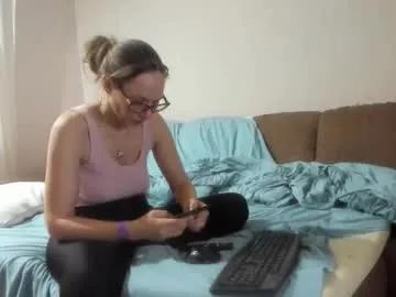 Issabelle_69 from Chaturbate