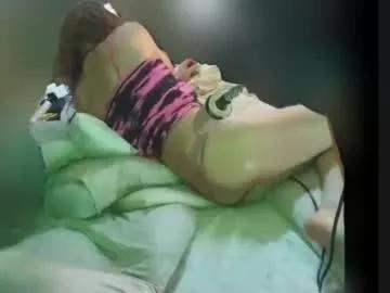 Jennie_bttmcd from Chaturbate