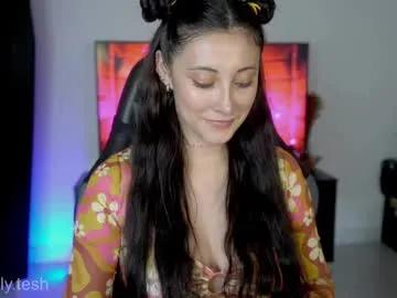 Kellytesh from Chaturbate