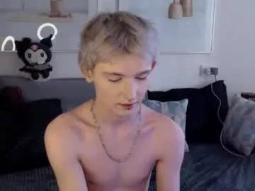Kessy_white from Chaturbate