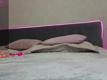 Kikiolovely from Chaturbate