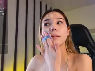 Lilcatalia from Chaturbate