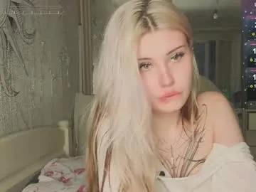 Lilhornyprincess from Chaturbate