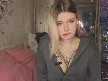 Lilhornyprincess from Chaturbate