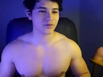 Lilhotnando from Chaturbate