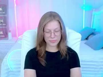 Lilly_belly from Chaturbate