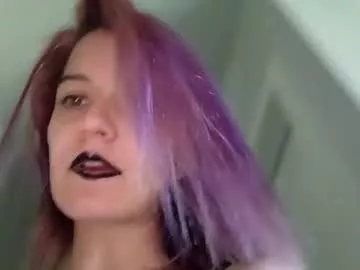 Lilthroatpixie from Chaturbate