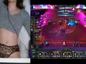 Lilythrone from Chaturbate