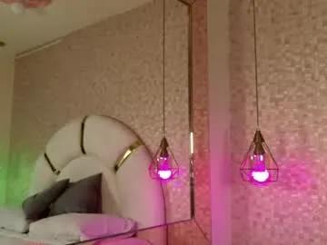 Luucy_jonnes from Chaturbate