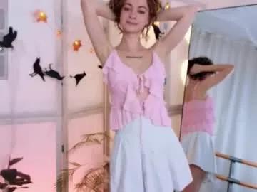 Maffinpurrr from Chaturbate