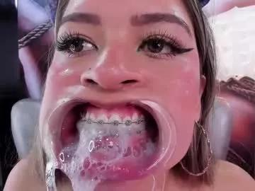 Miss_lucyla from Chaturbate