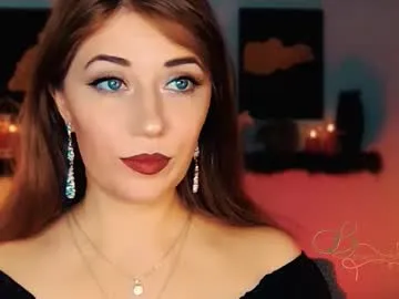 Missbeverlymills from Chaturbate