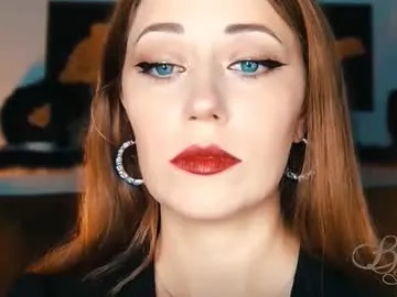 Missbeverlymills from Chaturbate