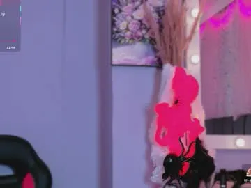 Natalliapradas from Chaturbate