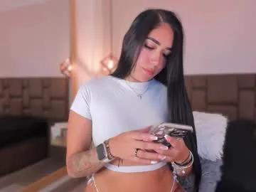 Nikkii_vegaa from Chaturbate
