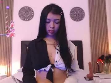 Pettit_courtny from Chaturbate
