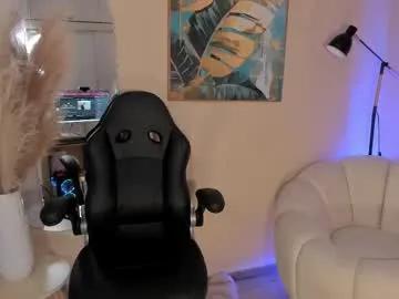 Sarawinstone_ from Chaturbate