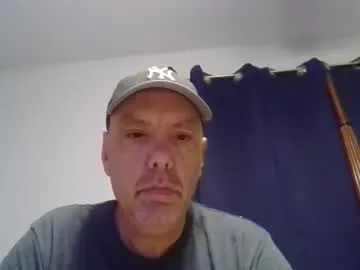 Sullydog48 from Chaturbate