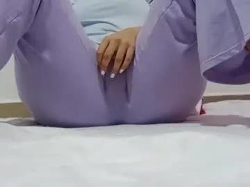 Sunshine_days from Chaturbate