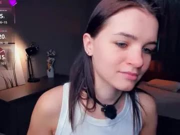 Synne_glows from Chaturbate