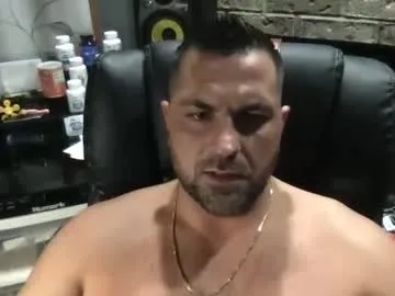 Thetwolivecrew22 from Chaturbate